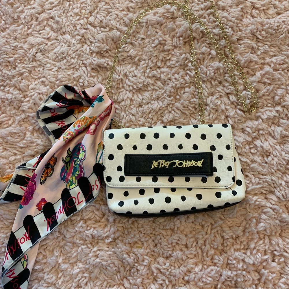 ✨Betsy Johnson polka dot bag✨